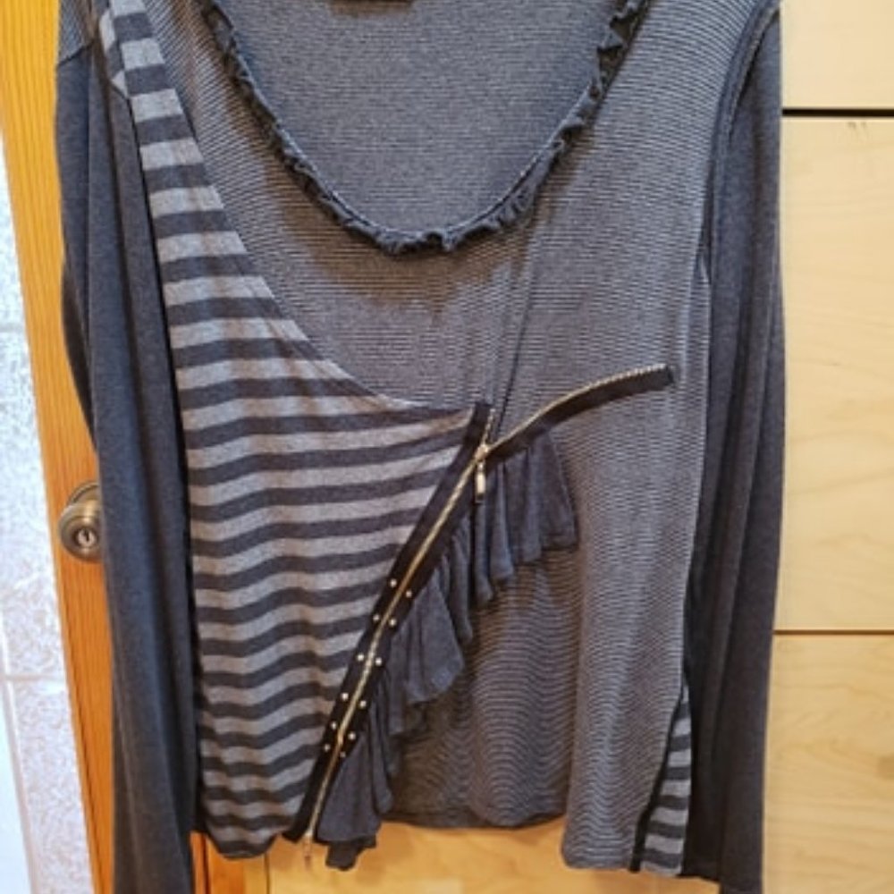 DOLCEZZA Blouse/Sweater Size XL